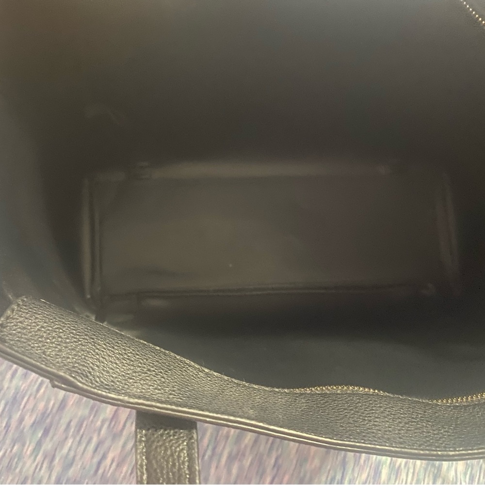 Brand new Guess purse I purchased from the buckle. Never used